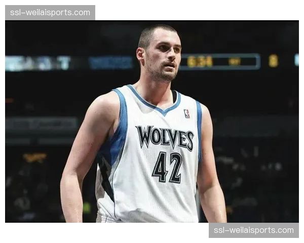 热火老将凯文·乐福生涯总得分突破15000分里程碑。